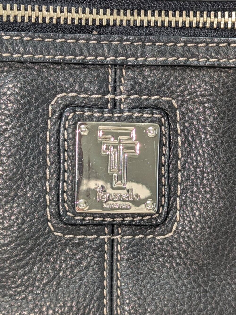 Tignanello leather crossbody bag, EUC! - Picture 2 of 5